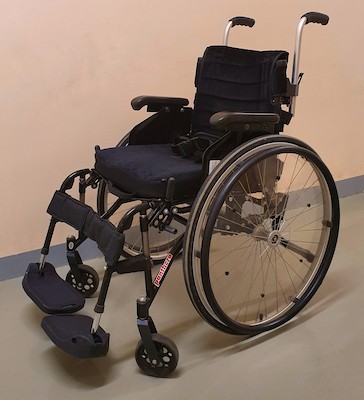 Neįgaliųjų vežimėliai, skirti tetraplegikams S